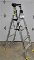 Near new Gorilla 6' alum step ladder