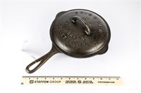 Griswold #5 Cast Iron Skillet w/ Griswold #5