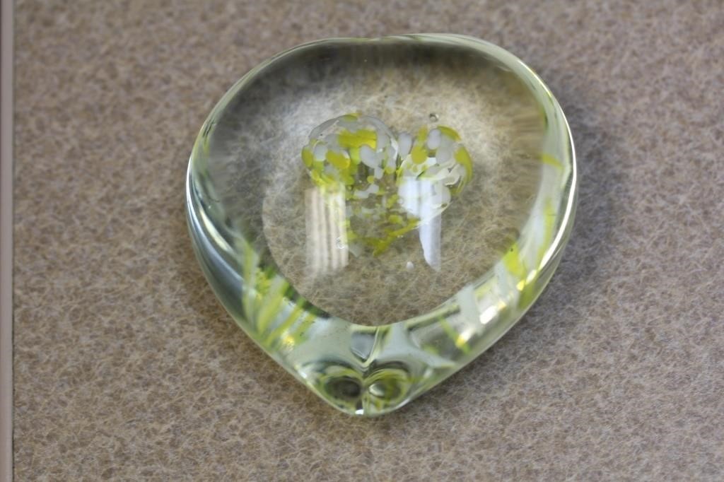 Artglass Heart Paperweight