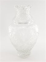 Lovely cut crystal vase. In perfect condition and