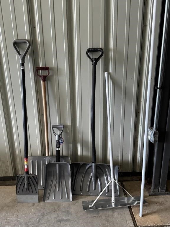 SHOVELS, SCRAPER & EXTENDABLE ROOF SNOW RAKE