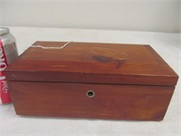B28, Wooden box, cedar