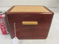 B31, Wooden recipe box