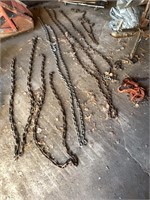Assorted chains and chain hoist