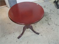 Cherry Vintage Round Table 23" Tall