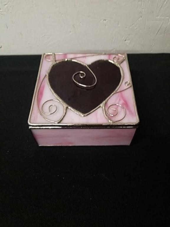 4.5 x 4.5 x 2 in slag glass trinket box