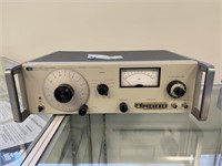 Hewlett Packard 654A Test Oscillator Generator