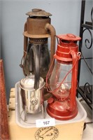 3PC COLLECTION OF OIL LAMPS AND LIGHTS