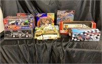 LARGE LOT / TOY VEHICLES / NOS COLLECTOR PIECES