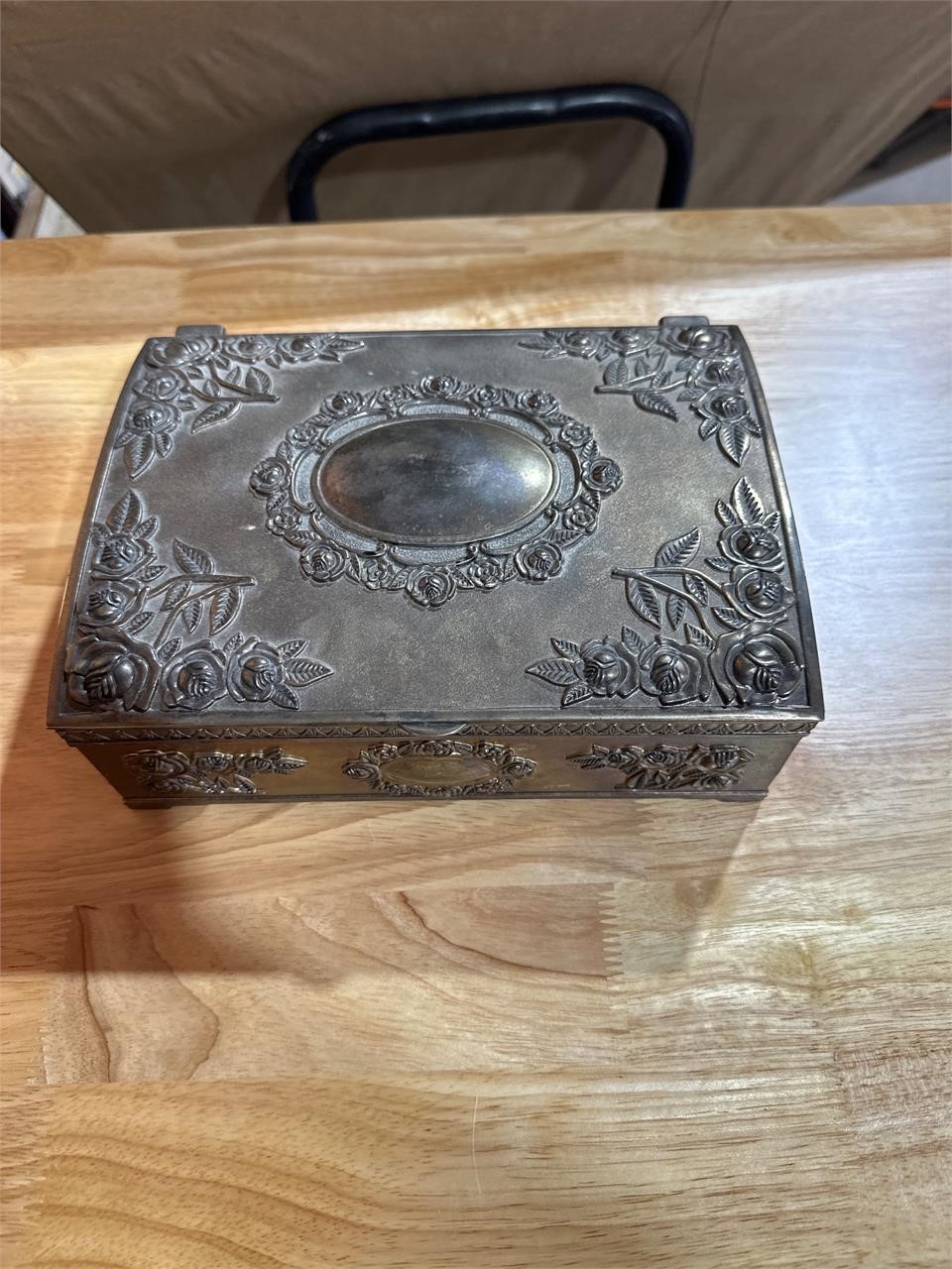 Silver plate, jewelry box