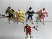 Lot 5 Vintage Power Rangers w some accessories