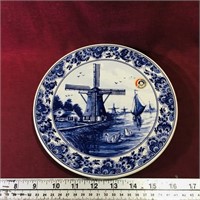 Dutch Handicraft Decorative Plate (Vintage)