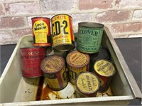 SELECTION OF ASSORTED VINTAGE OIL CANS