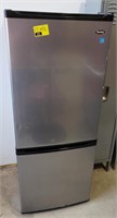 Danby refrigerator with bottom freezer