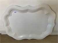 METAL PAINTED TRAY, WREATH