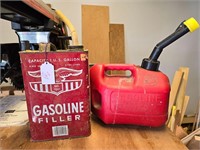 Gas containers 1 metal 1 plastic