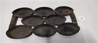 Vintage Cast Iron Oval Gem Pan