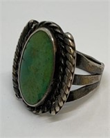 Vintage Sterling Silver & Turquoise Ring