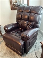 Amazing like new Leather power recliner lift chair