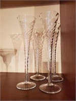 4 Clear Flutes