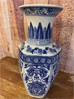 Early 20th Cent. Blue/White Chinese Vase