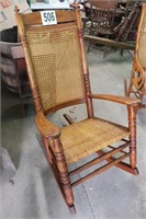 Vintage Rocking Chair(R1)