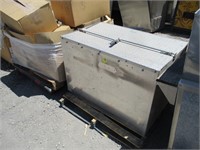 aluminum box