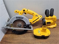 DEWALT Cordless Circular Saw #DC390 + Light #DW919