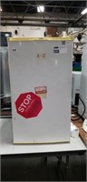 USED WHITE HAIER COUNTER TOP/DORM SIZE