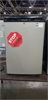 USED SILVER FRONT FRIGIDAIRE  DORM SIZE/COUNTER