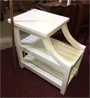 SMALL WHITE SIDE TABLE