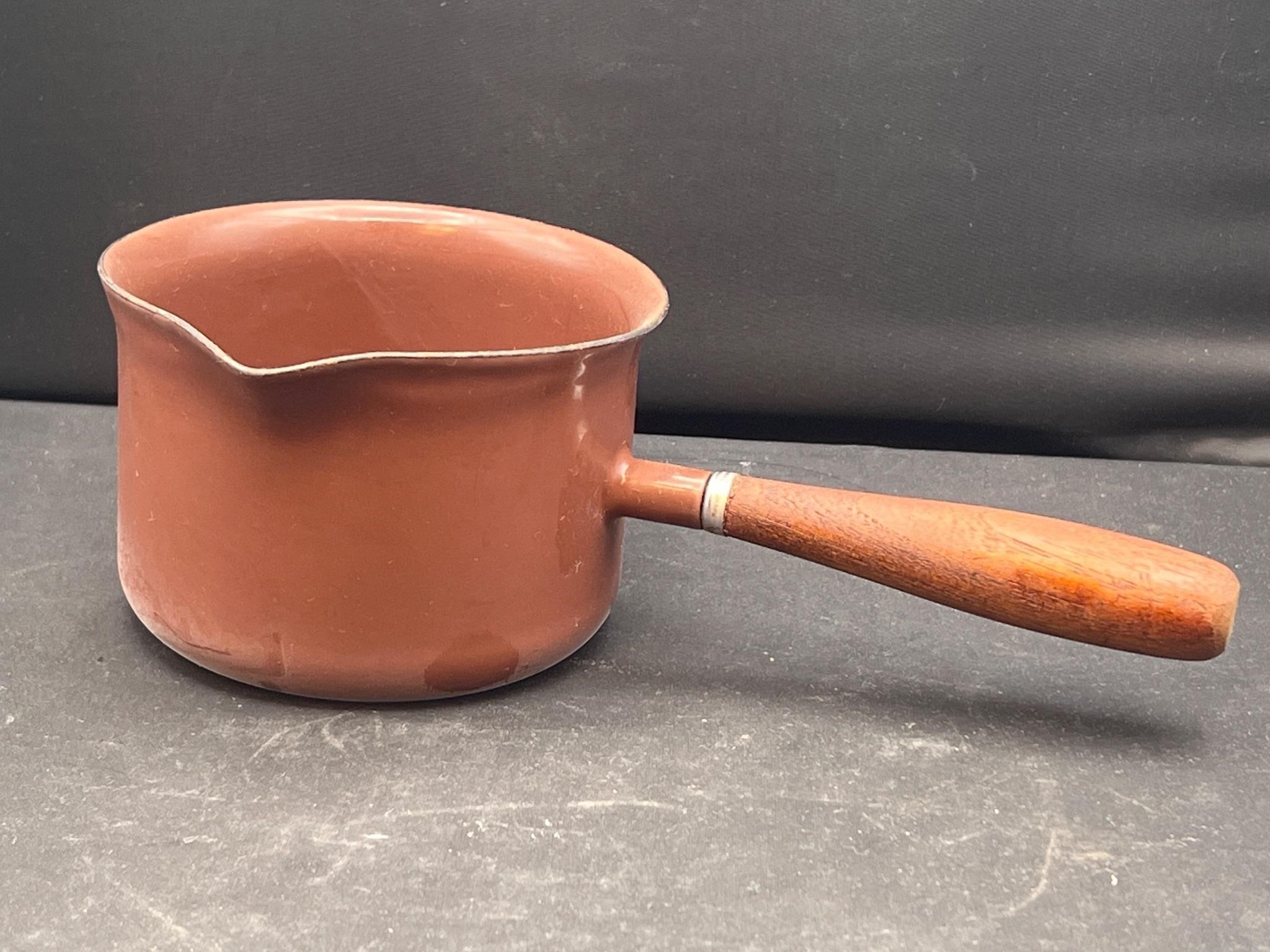 Vintage enameled sauce pot wood handle