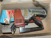 CRAFTSMAN STAPLE GUN, STAPLES