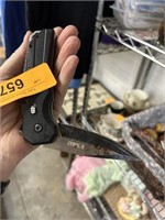 DEWALT FOLDING POCKET KNIFE