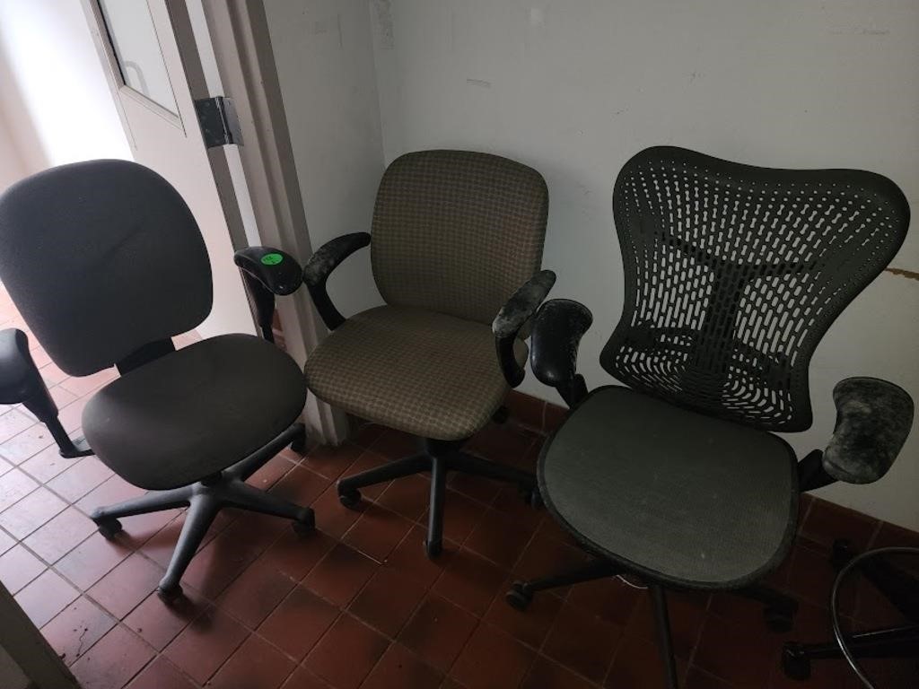 ASSORTED OFFICE CHAIRS