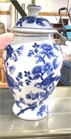 Nice  Blue and White Ginger jar