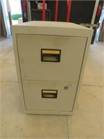 Fire proof file cabinet   w / key