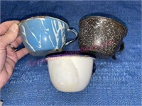 (3) Vtg enamelware cups