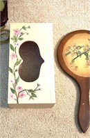 Sm Resin lamp w flowers,wooden mirror, tissue box