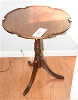 Mahogany Pie Crust Tri-fed lamp table 28” x 23"