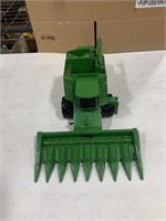 John Deere combine woth corn head 10 x 16