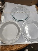 Pie Pans 2 Pyrex 1 anchor