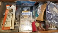 819 - MIXED LOT OF SEWING ITEMS