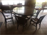 ROUND TABLE AND 7 CHAIRS 5 FT