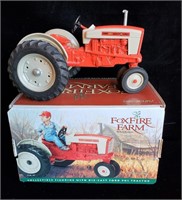 ERTL 1:16 Foxfire Farm Ford 901 Tractor 1995 NIB