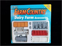 ERTL 1:64 Farm Country Dairy Farm Accessories 1991