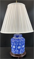 Chinoiserie Blue & White Porcelain Lamp
