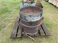 8-10 GAL CAST IRON CAULDRON POT, RUSTED