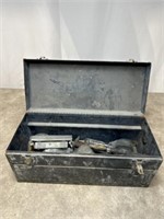 Metal toolbox with pneumatic tools