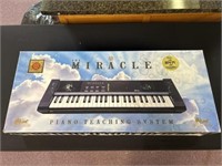 NIB The miracle piano teaching system works with